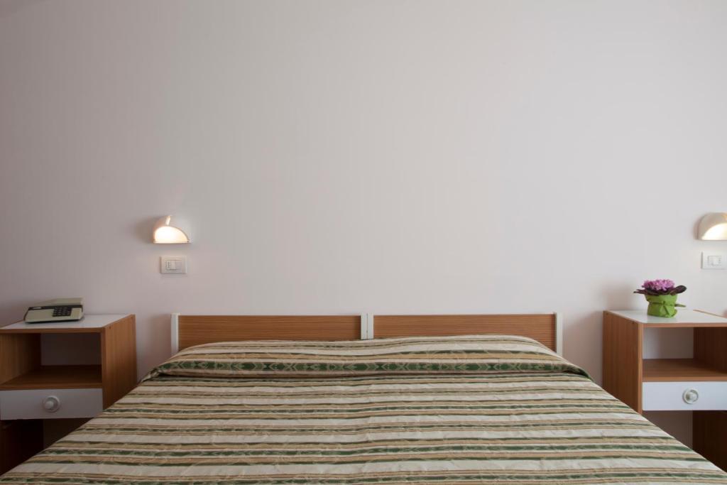 Cecco Hotel 2*